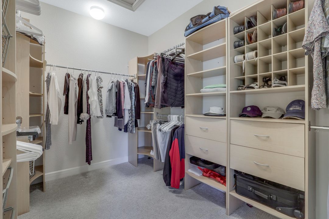 4810 Shinnecock Hills Ct, Naples, FL 34112