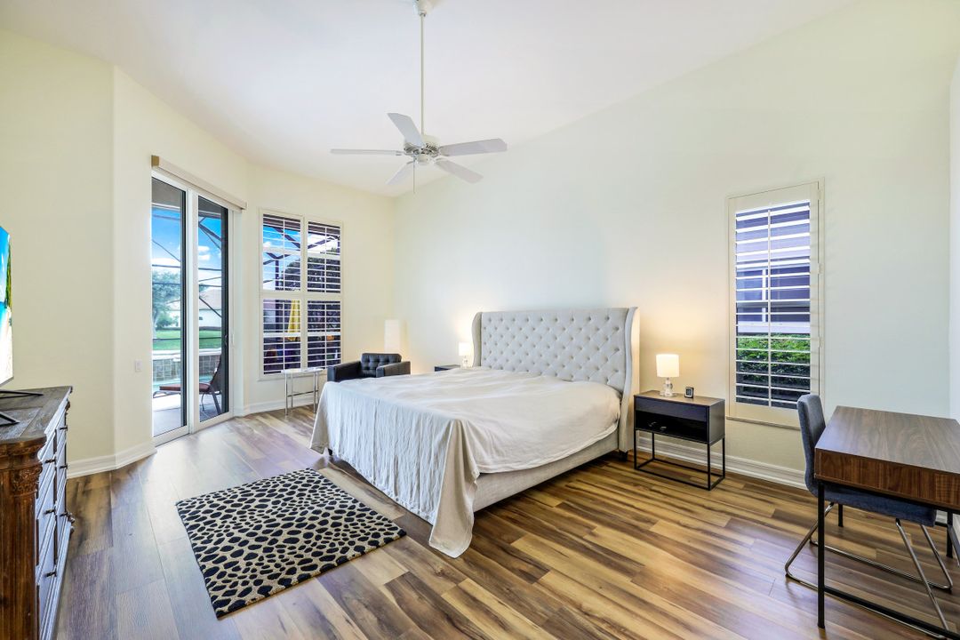 606 Shoreline Dr, Naples, FL 34119