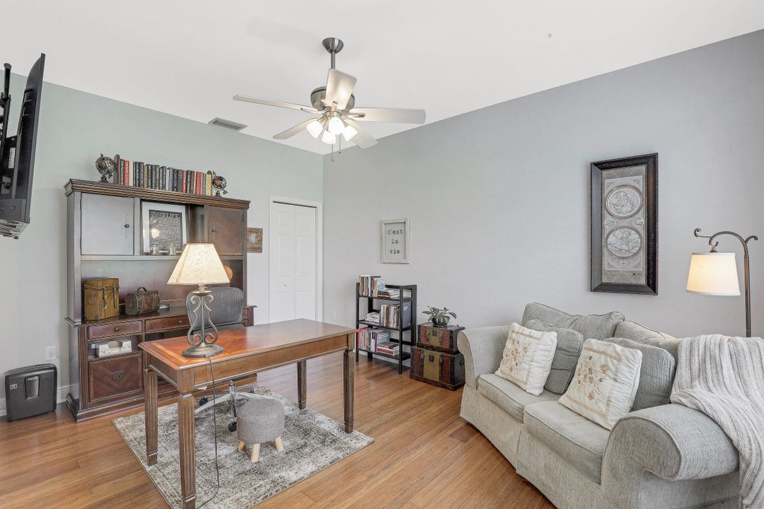 10621 Sir Michaels Pl Dr, Bonita Springs, FL 34135