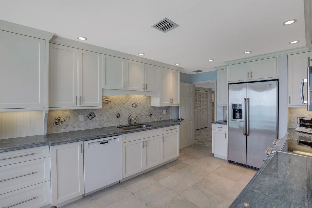 4051 Gulf Shore Blvd N #1204, Naples, FL 34103