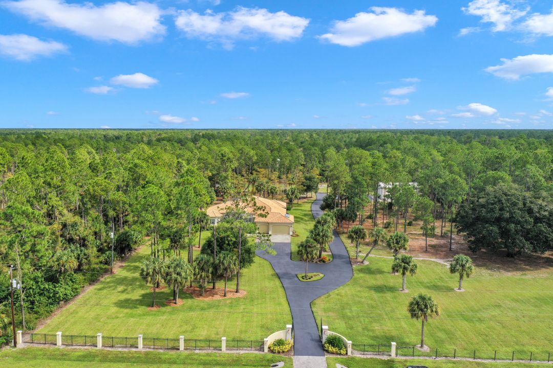 562 14th St SE, Naples, FL 34102