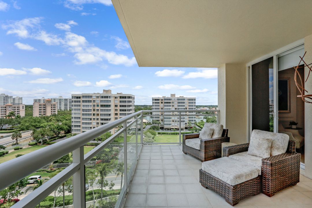 11125 Gulf Shore Dr #701, Naples, FL 34108