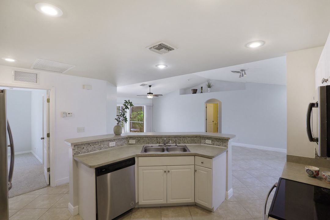 846 SW 31st Terrace, Cape Coral, FL 33914