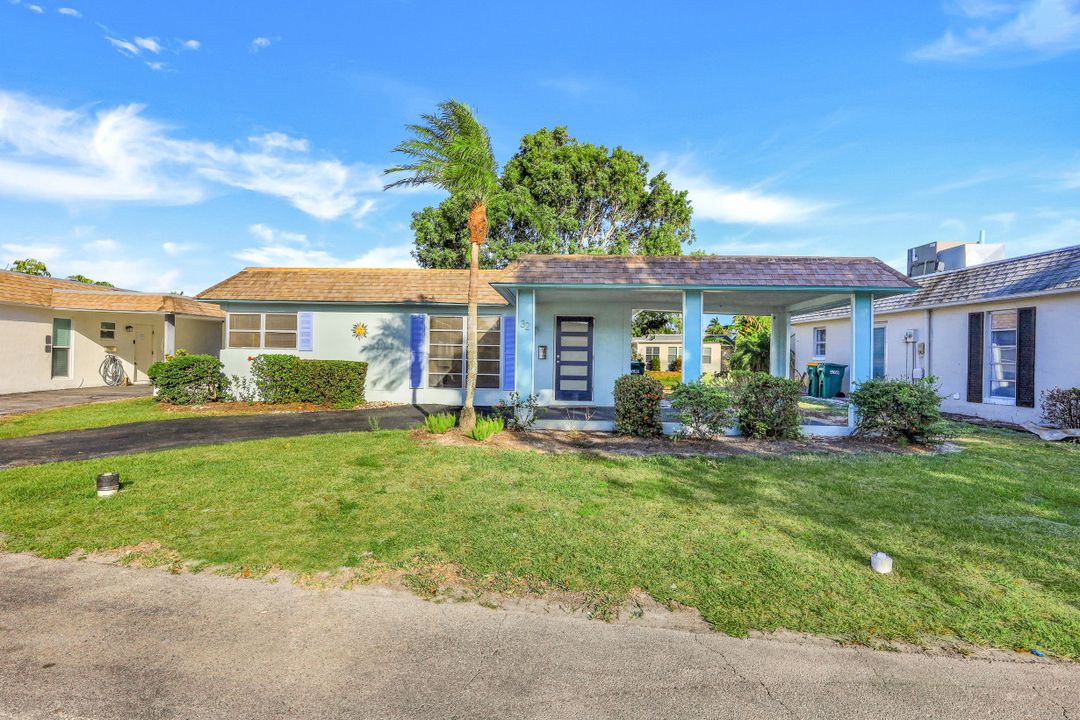 32 Knights Bridge Rd, Naples, FL 34112