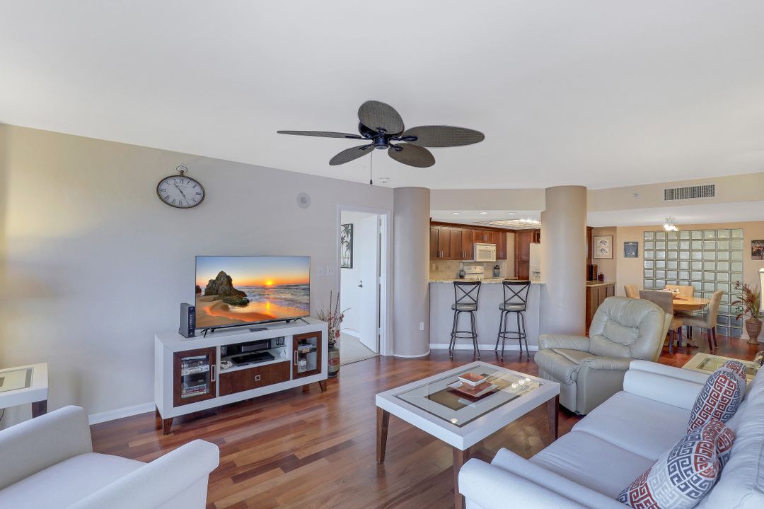 4751 Gulf Shore Blvd N #804, Naples, FL 34103