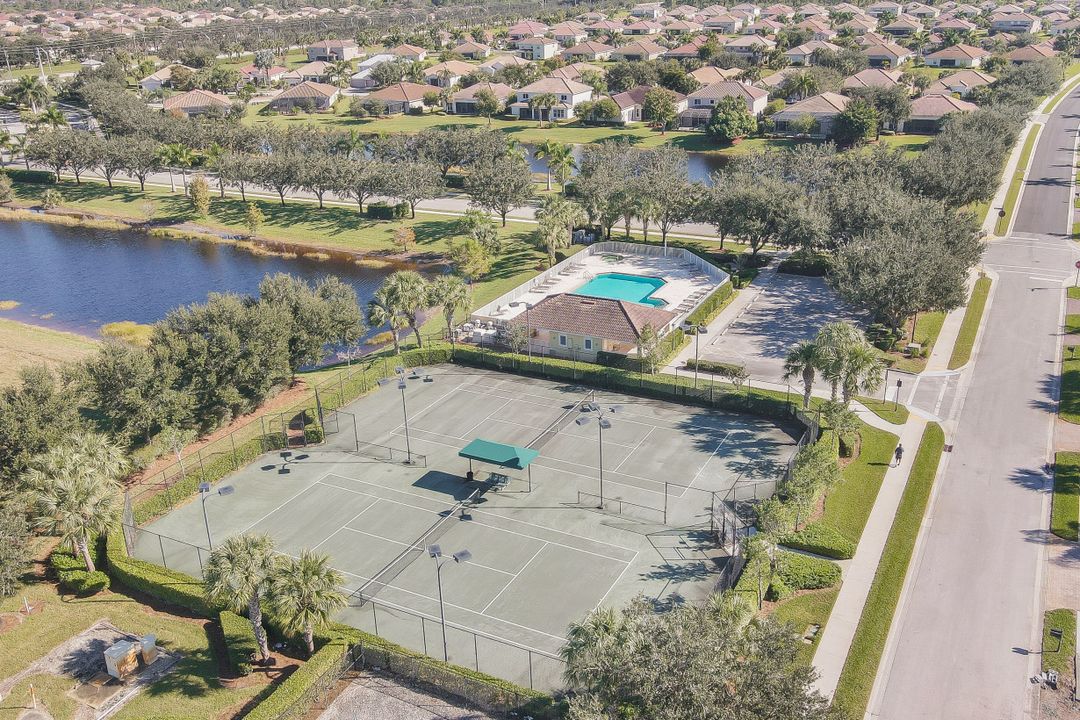 2065 Mandarin Ln, Naples, FL 34120