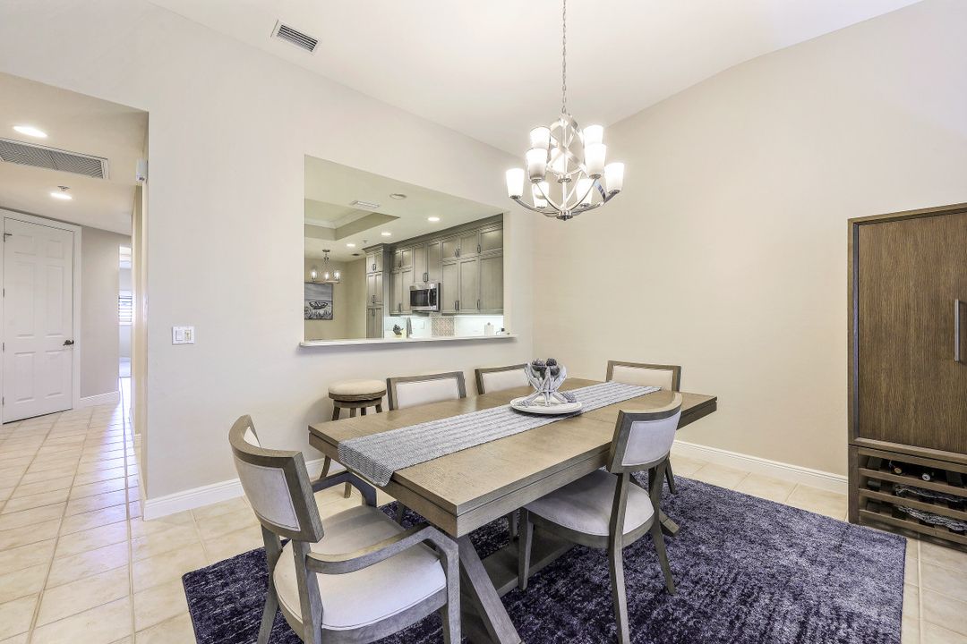 4800 Yacht Harbor Dr #822, Naples, FL 34112