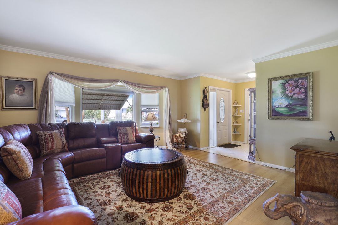 27515 Los Amigos Ln, Bonita Springs, FL 34135