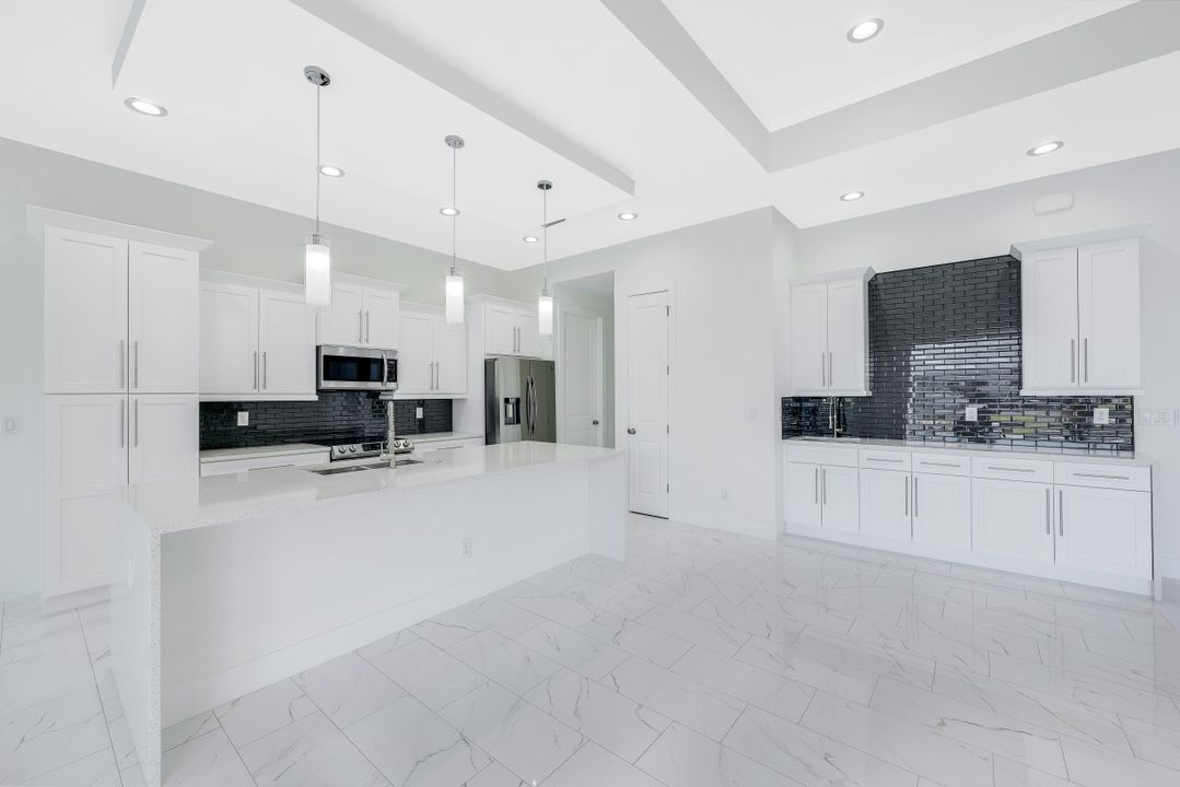 602 SW 35th St, Cape Coral, FL 33914