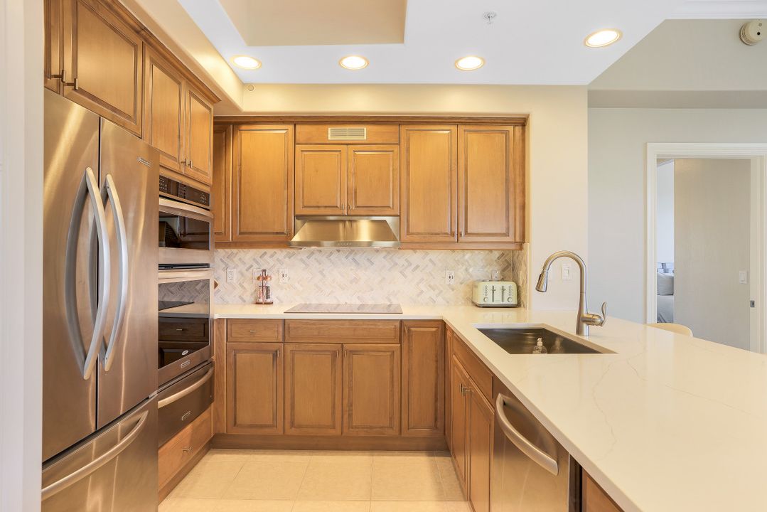 2738 Tiburon Blvd E, Naples, FL 34109