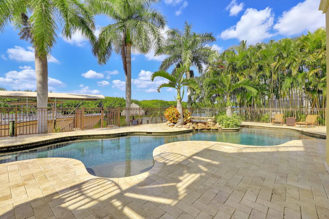 3840 Surfside Blvd, Cape Coral, FL 33914