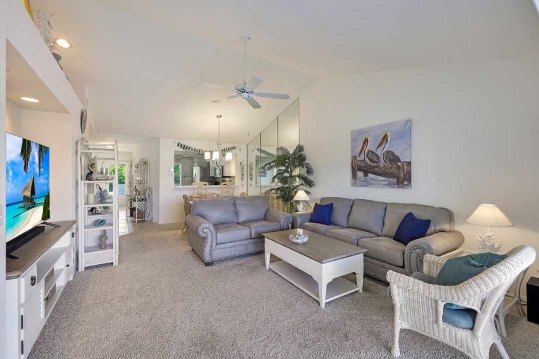 452 Belina Dr #1302, Naples, FL 34104