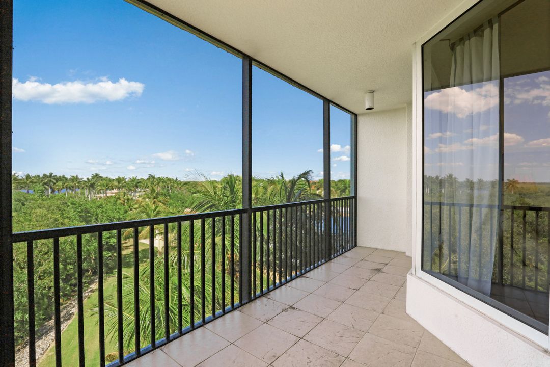 1065 Borghese Ln, Naples, FL 34114