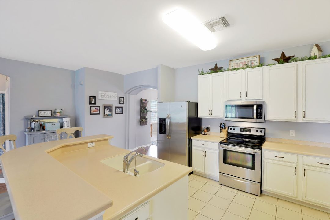 3531 12th Ave NE, Naples, FL 34120