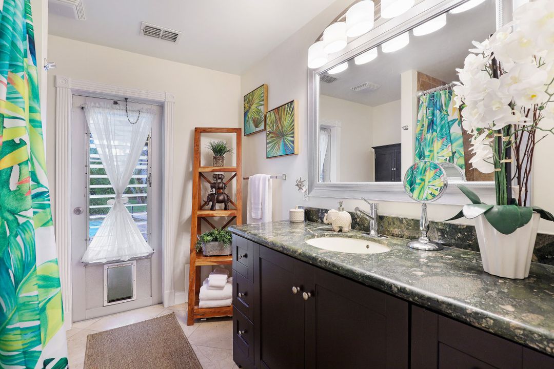 989 E Valley Dr, Bonita Springs, FL 34134