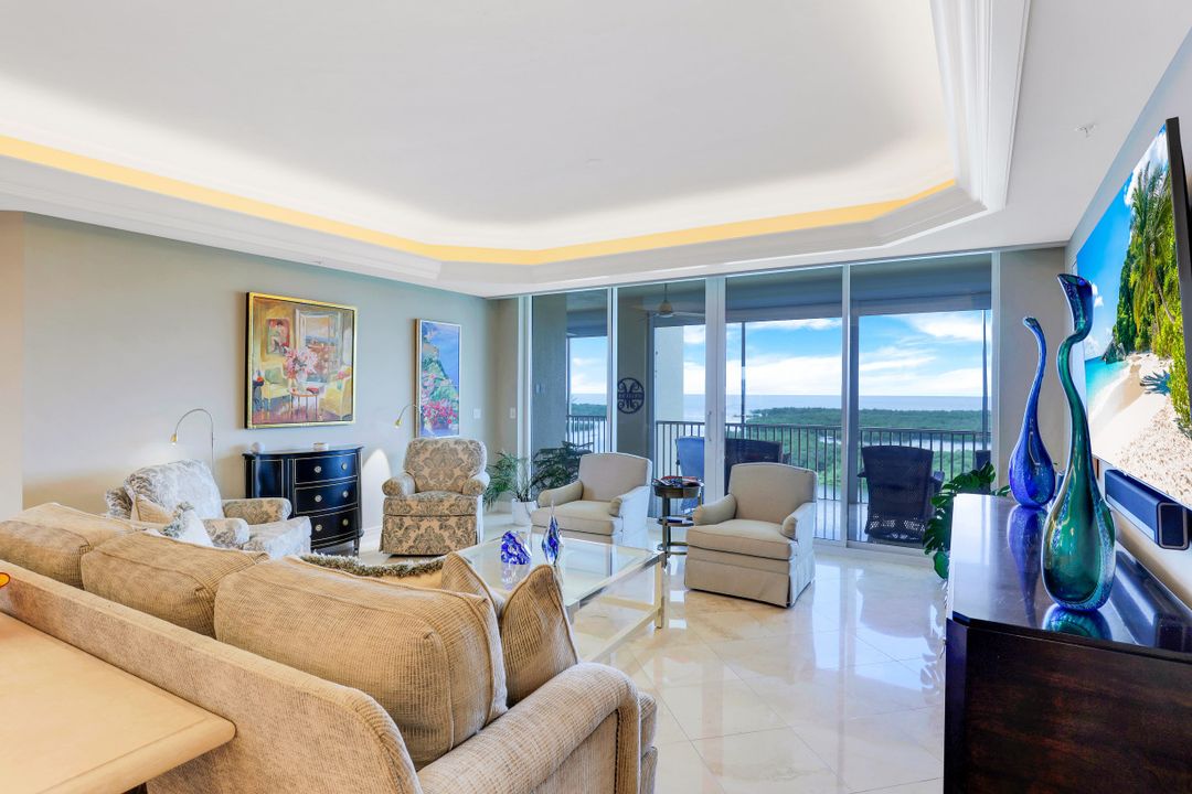 435 Dockside Dr #PH-02, Naples, FL 34110