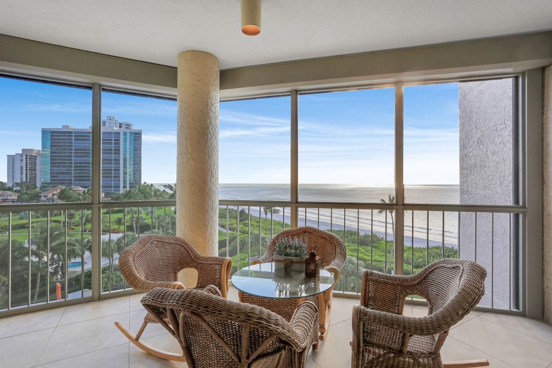 4951 Gulf Shore Blvd N #301, Naples, FL 34103