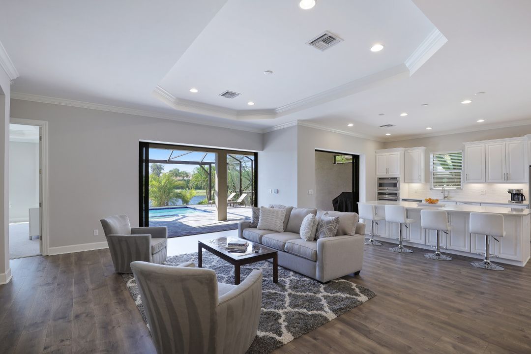 8427 Palacio Terrace S, Naples, FL 34114