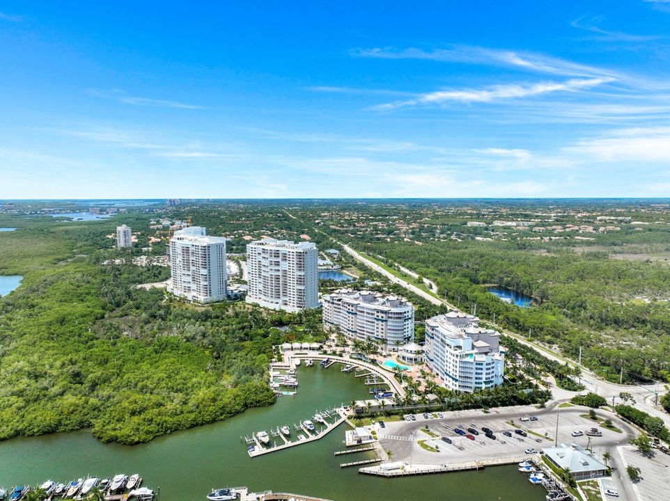 13675 Vanderbilt Dr #610, Naples, FL 34110