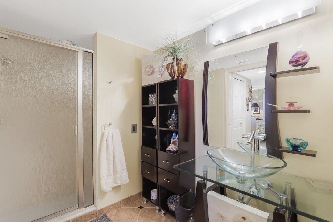 16230 Kelly Cove Dr #221, Fort Myers, FL 33908