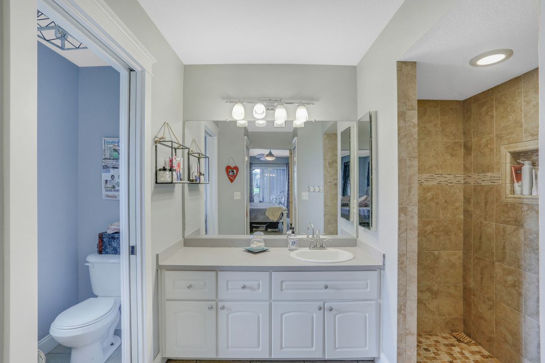 1021 NW 43rd Ave, Cape Coral, FL 33993