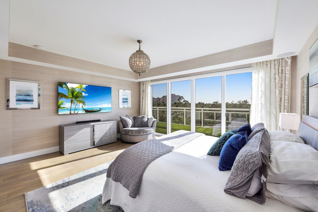 13915 Old Coast Rd #305, Naples, FL 34110