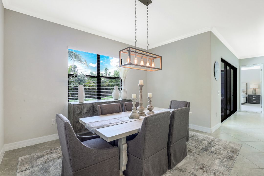 2134 Antigua Ln, Naples, FL 34120