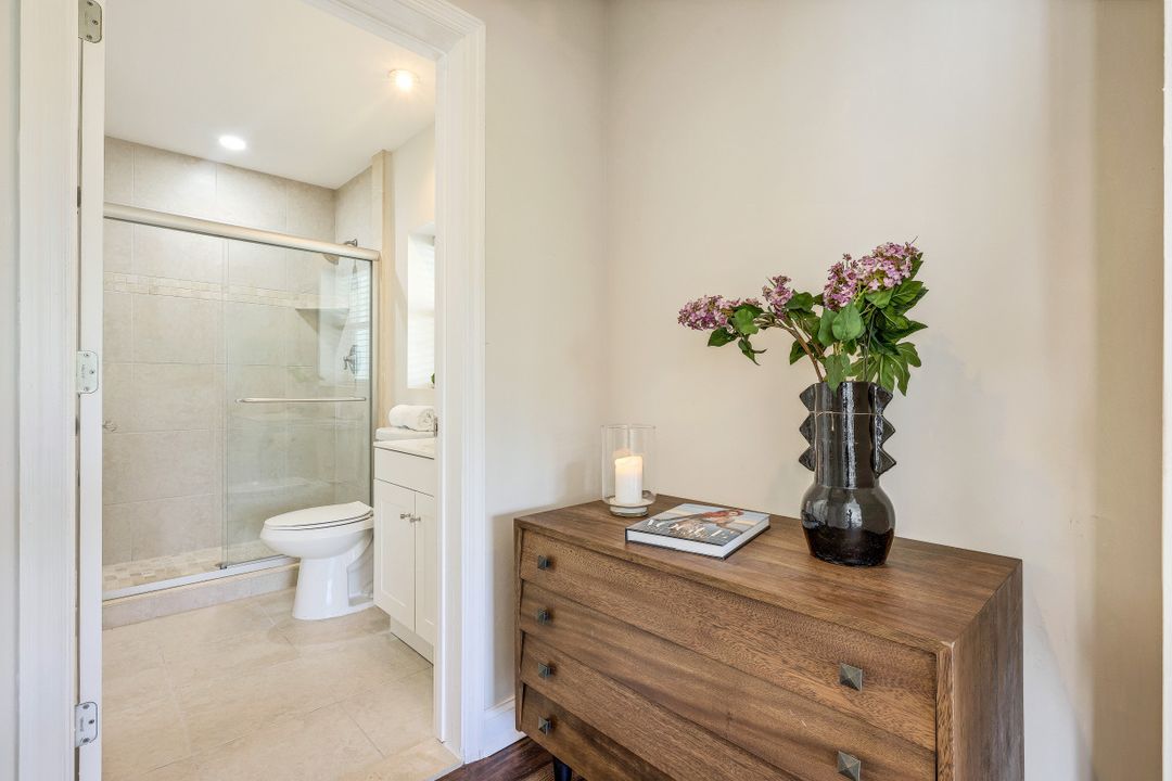 2631 Shoreview Dr, Naples, FL 34112