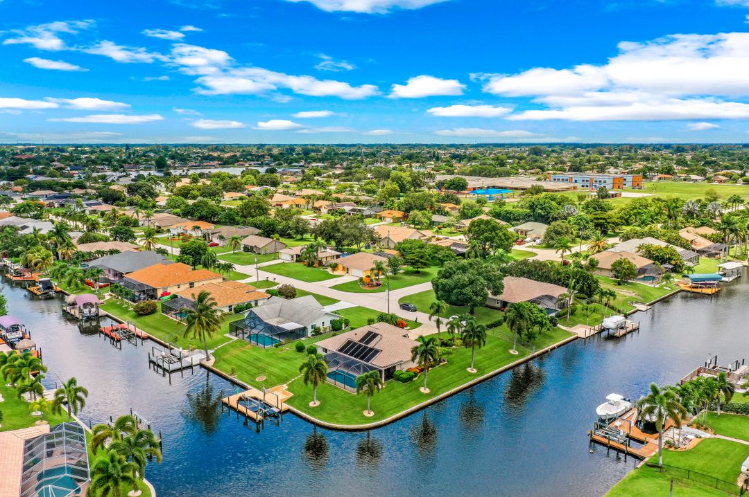 202 SW 37th Terrace, Cape Coral, FL 33914