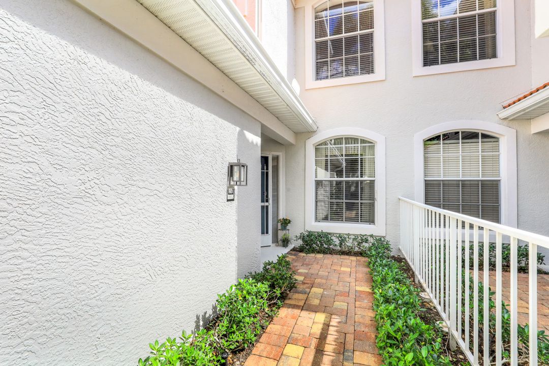 2140 Arielle Dr #407, Naples, FL 34109