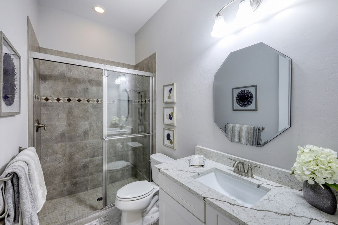 9243 Rialto Ln, Naples, FL 34119