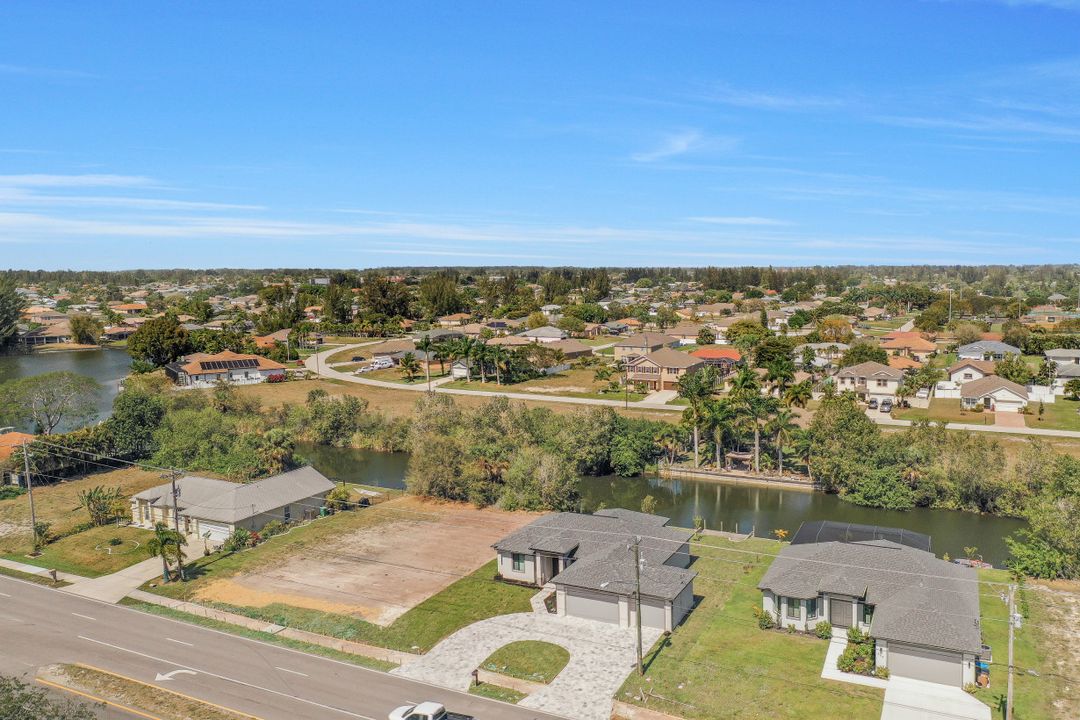 307 Gleason Pkwy, Cape Coral, FL 33914