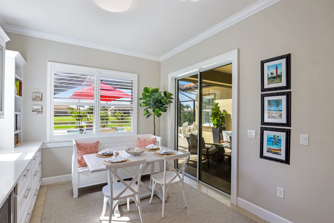 9423 Quarry Dr, Naples, FL 34120