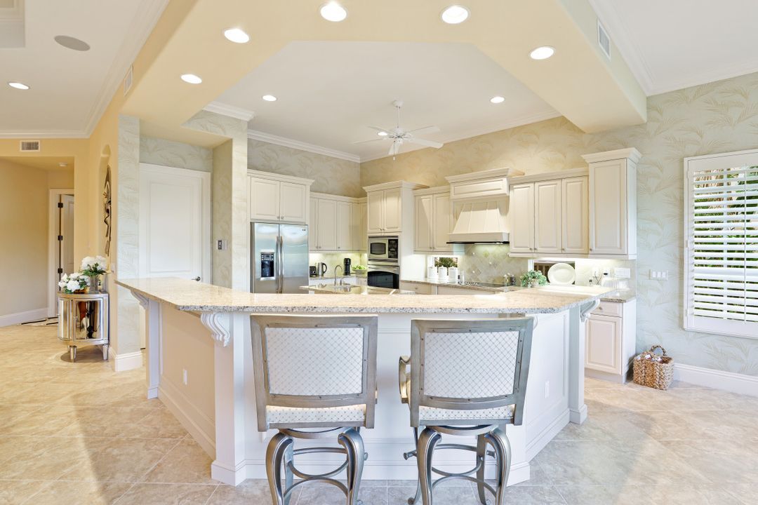 10734 Mirasol Dr #301, Miromar Lakes, FL 33913