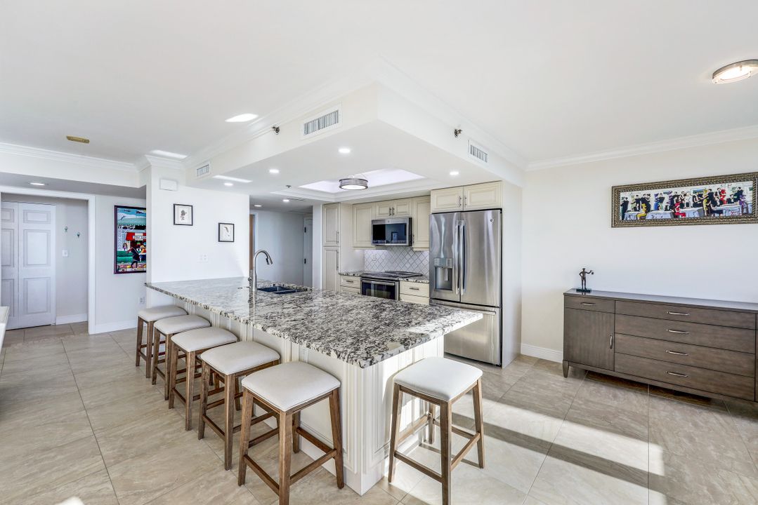 6585 Nicholas Blvd  #1803, Naples, FL 34108