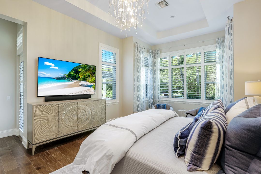 569 Neapolitan Way, Naples, FL 34103