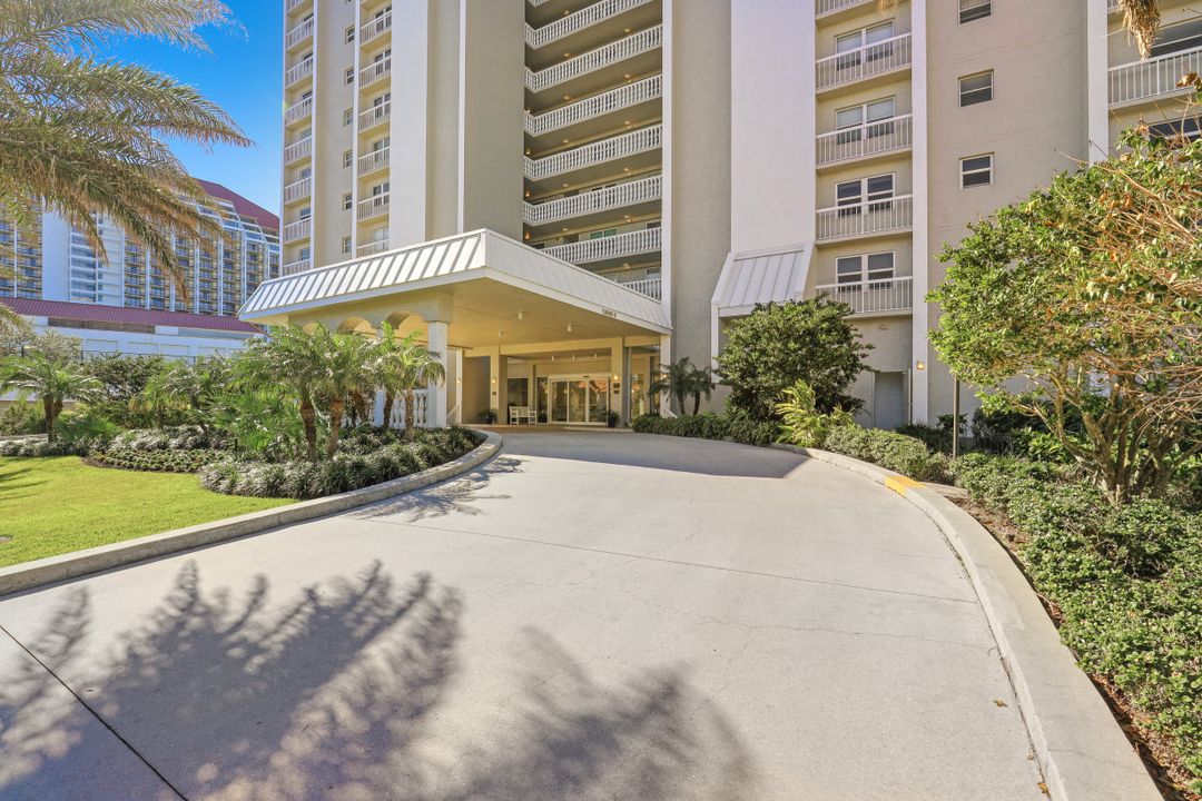 5501 Heron Point Dr #902, Naples, FL 34108