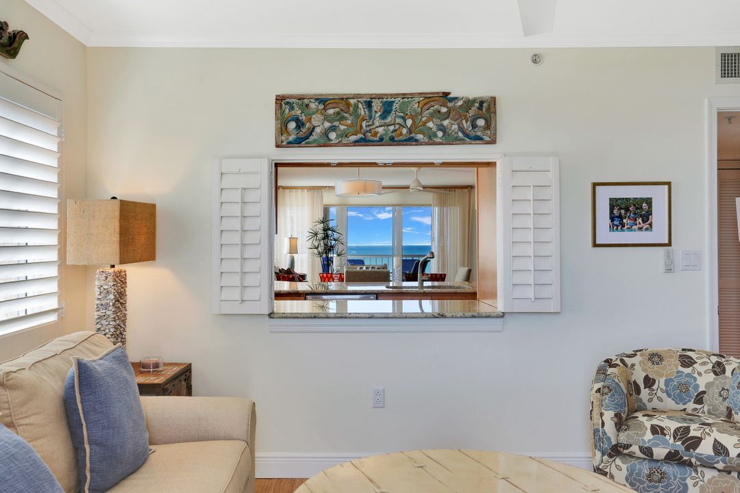 40 Seagate Dr #501, Naples, FL 34103