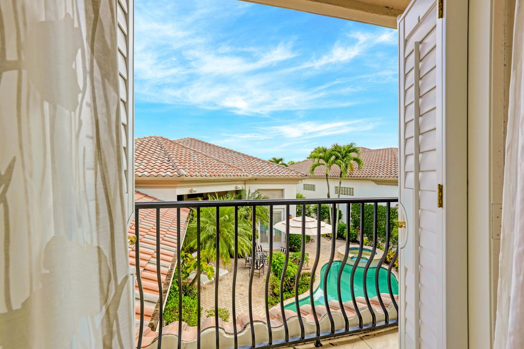 1064 Grand Isle Dr, Naples, FL 34108