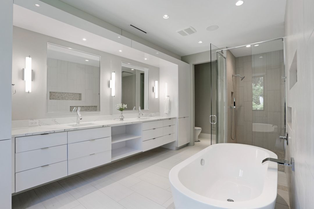 625 Fairway Terrace, Naples, FL 34103