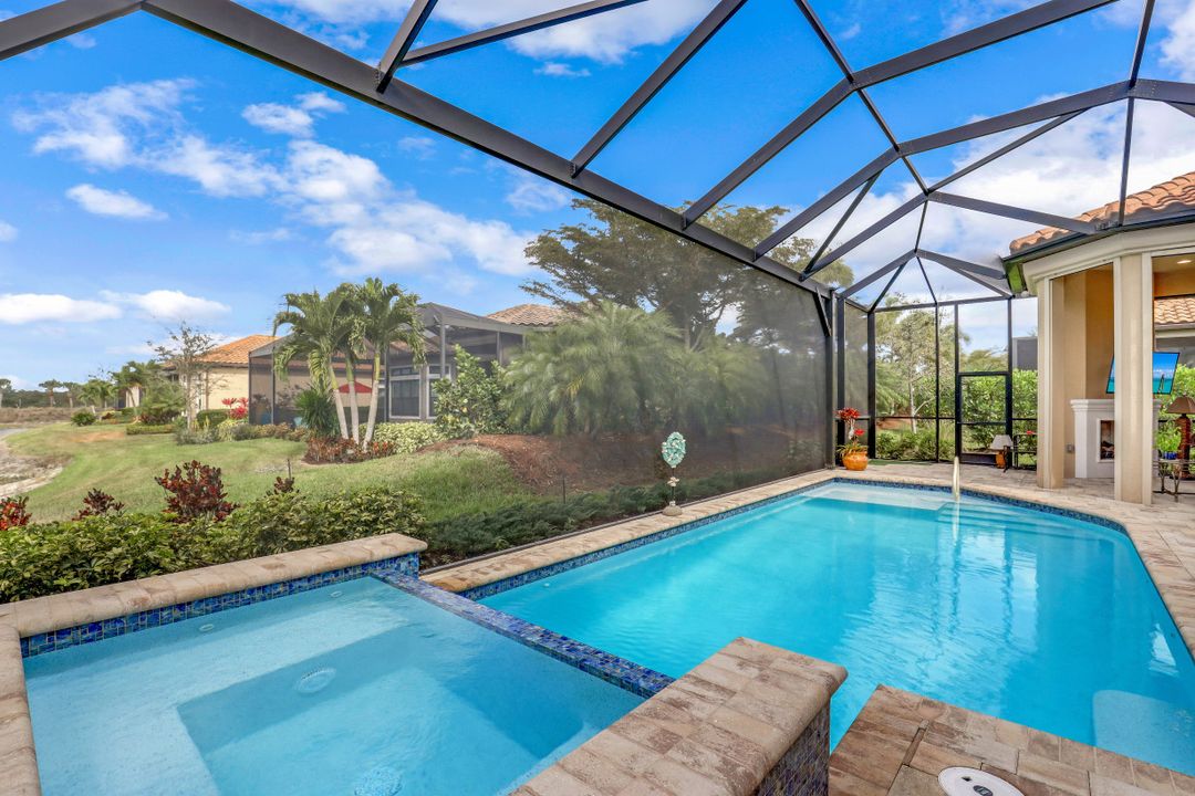 8651 Amour Ct, Naples, FL 34119