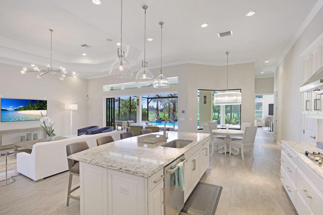 9328 Tulipano Ter, Naples, FL 34119