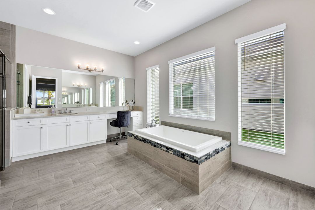 11723 Peony Ter, Naples, FL 34120