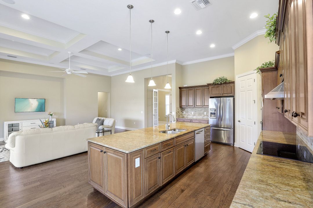 9172 Flint Ct, Naples, FL 34120