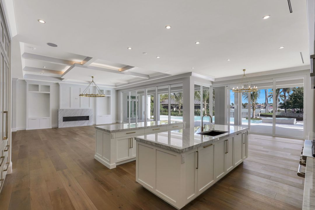 940 17th Ave S, Naples, FL 34102