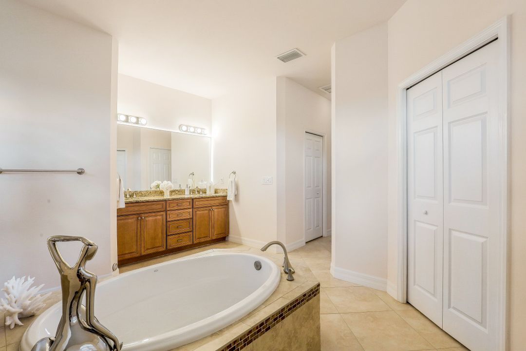 5248 SW 18th Ave, Cape Coral, FL 33914