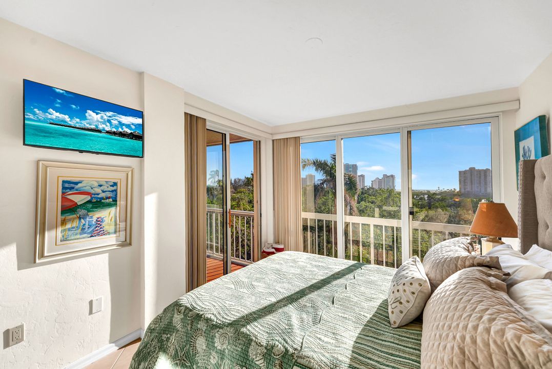 5501 Heron Point Dr #302, Naples, FL 34108