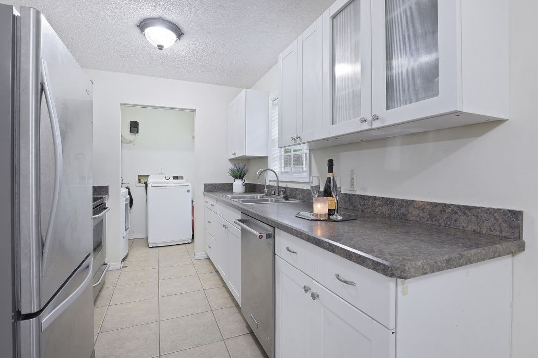 3611 8th Ave SE, Naples, FL 34117