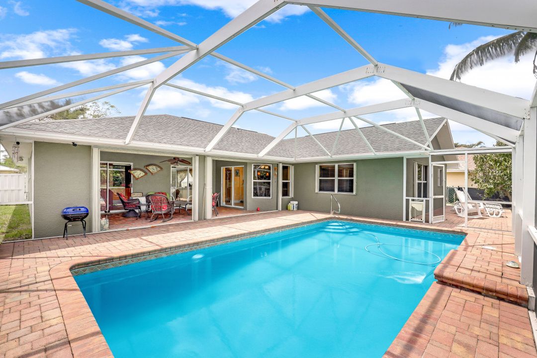 415 SE 17th St, Cape Coral, FL 33990