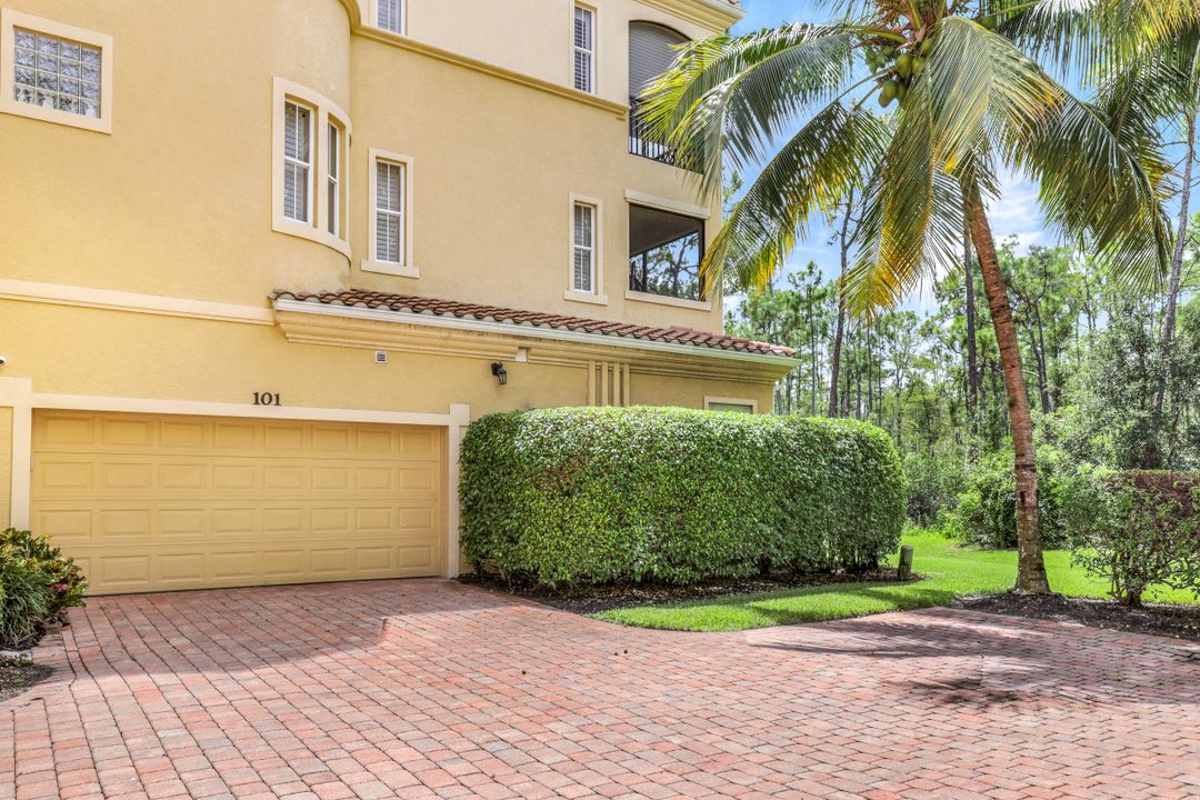 2882 Castillo Ct  #101, Naples, FL 34109